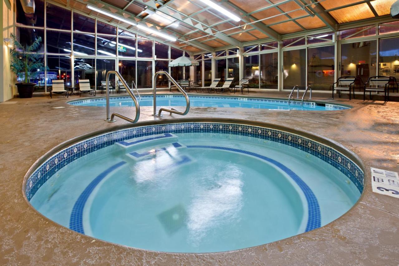 La Quinta By Wyndham Plattsburgh Ξενοδοχείο Εξωτερικό φωτογραφία